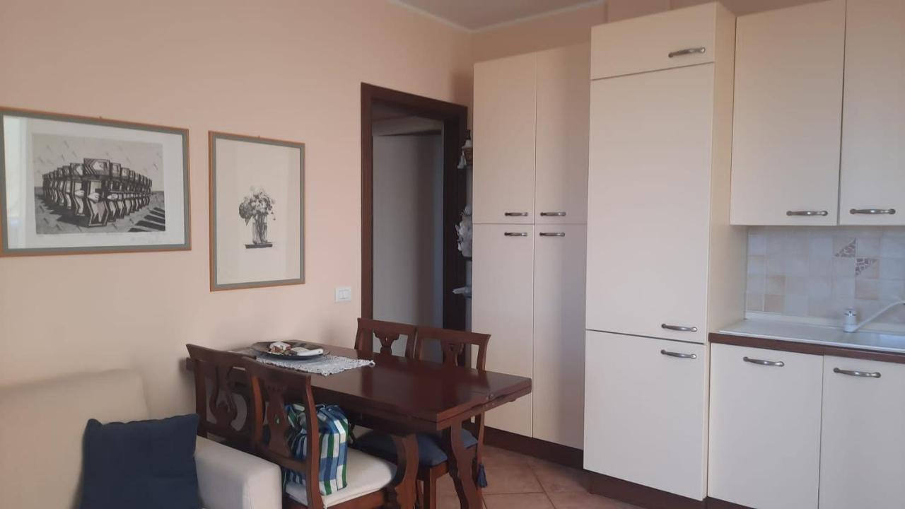 Appartamento Nuccia - Box Auto Gratuito E Biancheria Inclusa Pietra Ligure Buitenkant foto
