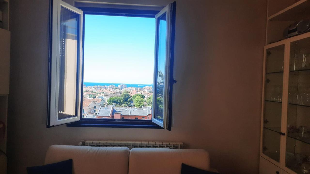 Appartamento Nuccia - Box Auto Gratuito E Biancheria Inclusa Pietra Ligure Buitenkant foto