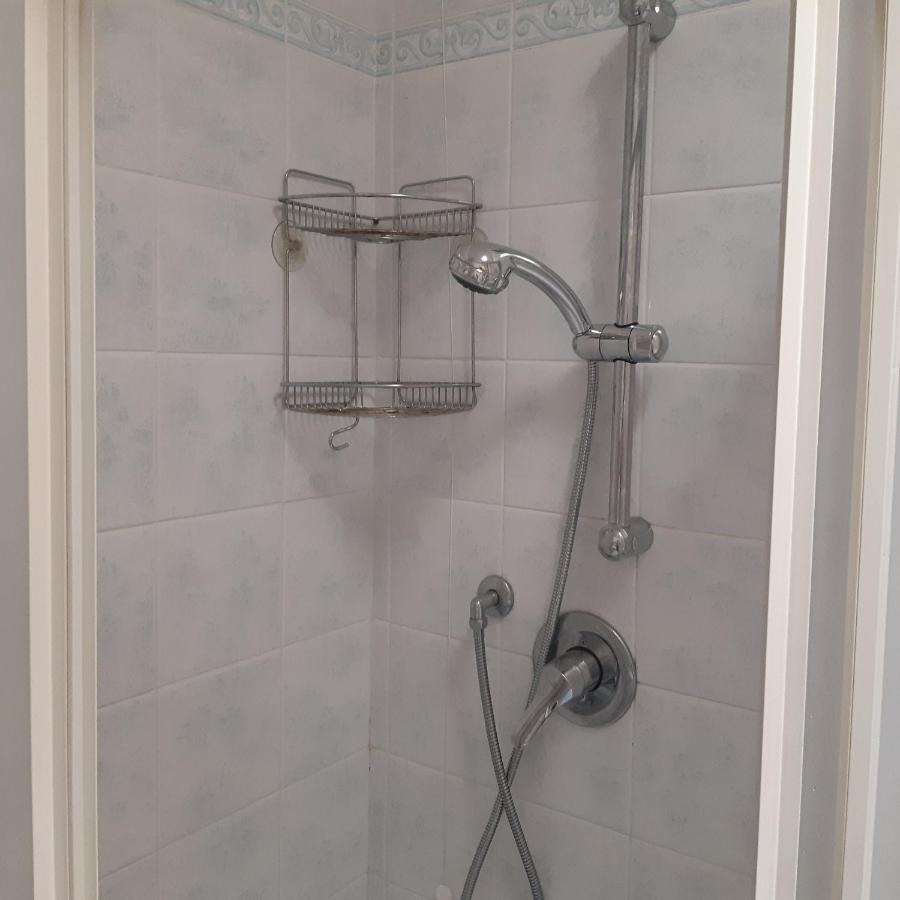 Appartamento Nuccia - Box Auto Gratuito E Biancheria Inclusa Pietra Ligure Buitenkant foto