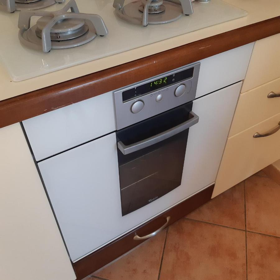 Appartamento Nuccia - Box Auto Gratuito E Biancheria Inclusa Pietra Ligure Buitenkant foto