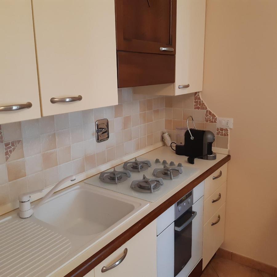 Appartamento Nuccia - Box Auto Gratuito E Biancheria Inclusa Pietra Ligure Buitenkant foto